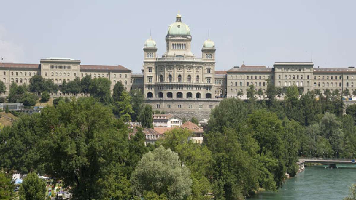 Feiern Sie den Nationalfeiertag der Schweiz und erinnern Sie sich an die Gründung der Schweizerischen Eidgenossenschaft im Jahr 1291.