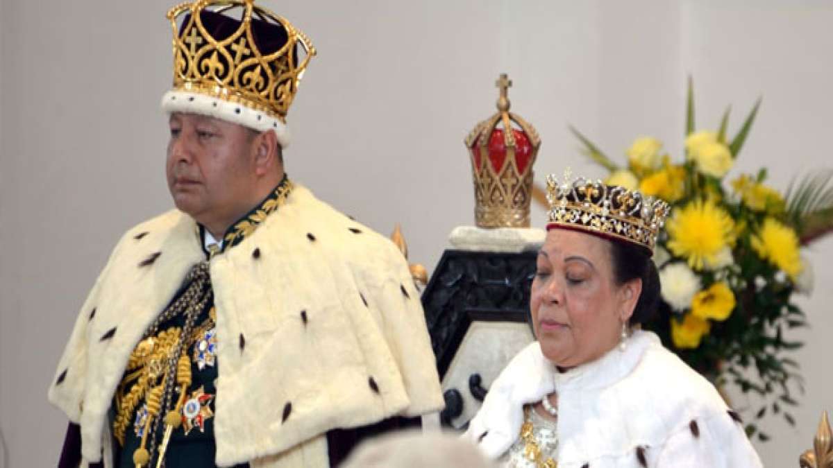 Erleben Sie die faszinierende Geschichte der tonganischen Monarchie und den beeindruckenden Gewichtsverlust von König Taufa'ahau Tupou IV, dem schwersten Monarchen der Welt.
