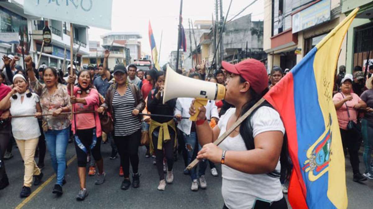 Ecuadors Einzigartigkeit: Von historischer Unabhängigkeit bis zu den Galápagos-Inseln – Entdecken Sie die Vielfalt und das Abenteuer!