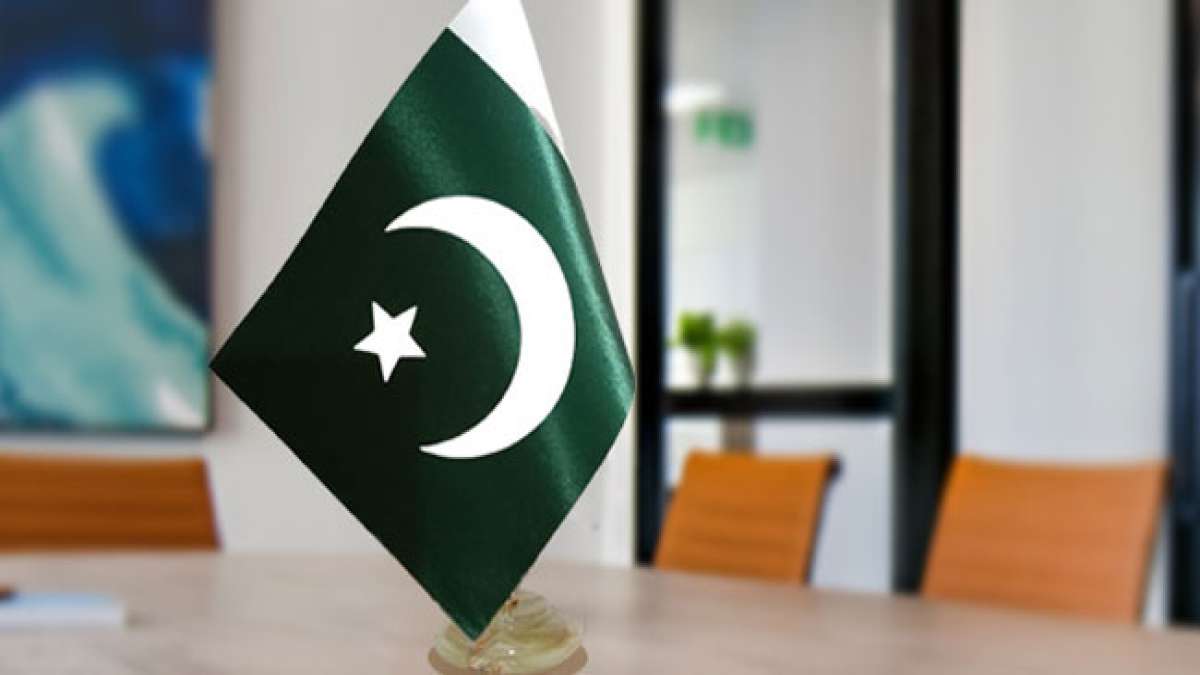 Pakistans Flagge: Ein Symbol für Fortschritt, Einheit und religiöse Toleranz. Pakistans Flagge: Ein Symbol für Fortschritt, Einheit und religiöse Toleranz.