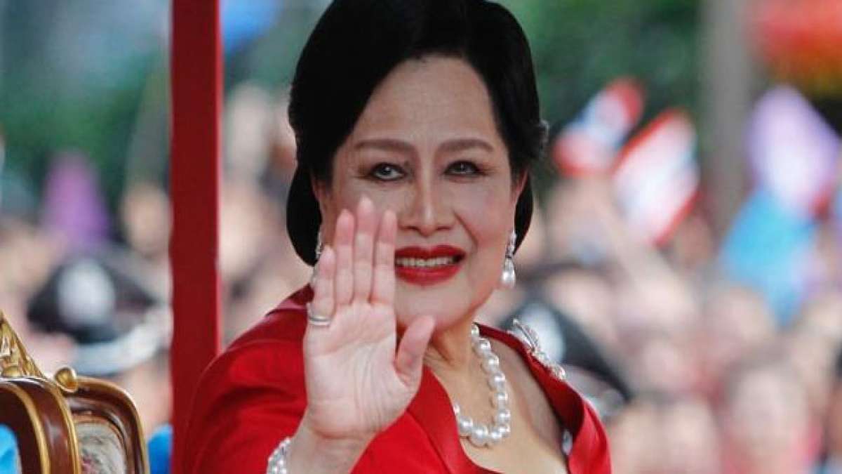 Thailands Muttertag und Königin Sirikits Geburtstag: Eine Feier der Liebe und Wohltätigkeit.