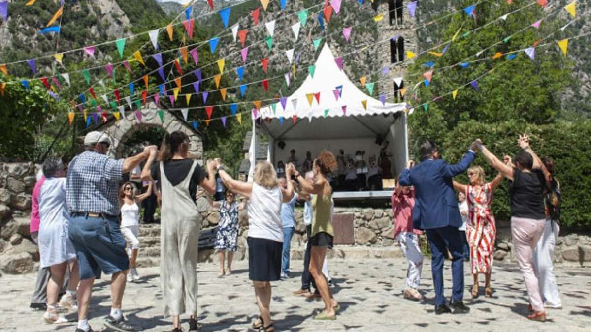 Feiern Sie das Baumfest in Katalonien und die Bedeutung von Bäumen für die Umwelt. Feiern Sie das Baumfest in Katalonien und die Bedeutung von Bäumen für die Umwelt.