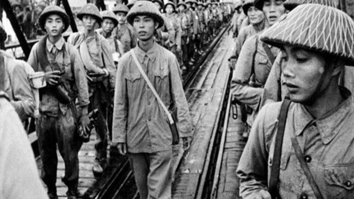 Gedenken Sie der Augustrevolution in Vietnam, einem entscheidenden Moment in der Geschichte des Landes, der 1945 die französische Kolonialherrschaft beendete und die nationale Unabhängigkeit einleitete. Gedenken Sie der Augustrevolution in Vietnam, einem entscheidenden Moment in der Geschichte des Landes, der 1945 die französische Kolonialherrschaft beendete und die nationale Unabhängigkeit einleitete.