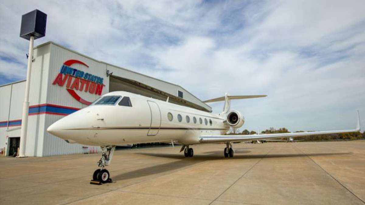 Feiern Sie den Nationalen Tag der Luftfahrt in den USA und entdecken Sie die faszinierende Geschichte der Flugentwicklung, während wir die Sicherheit in der Luftfahrt hervorheben.