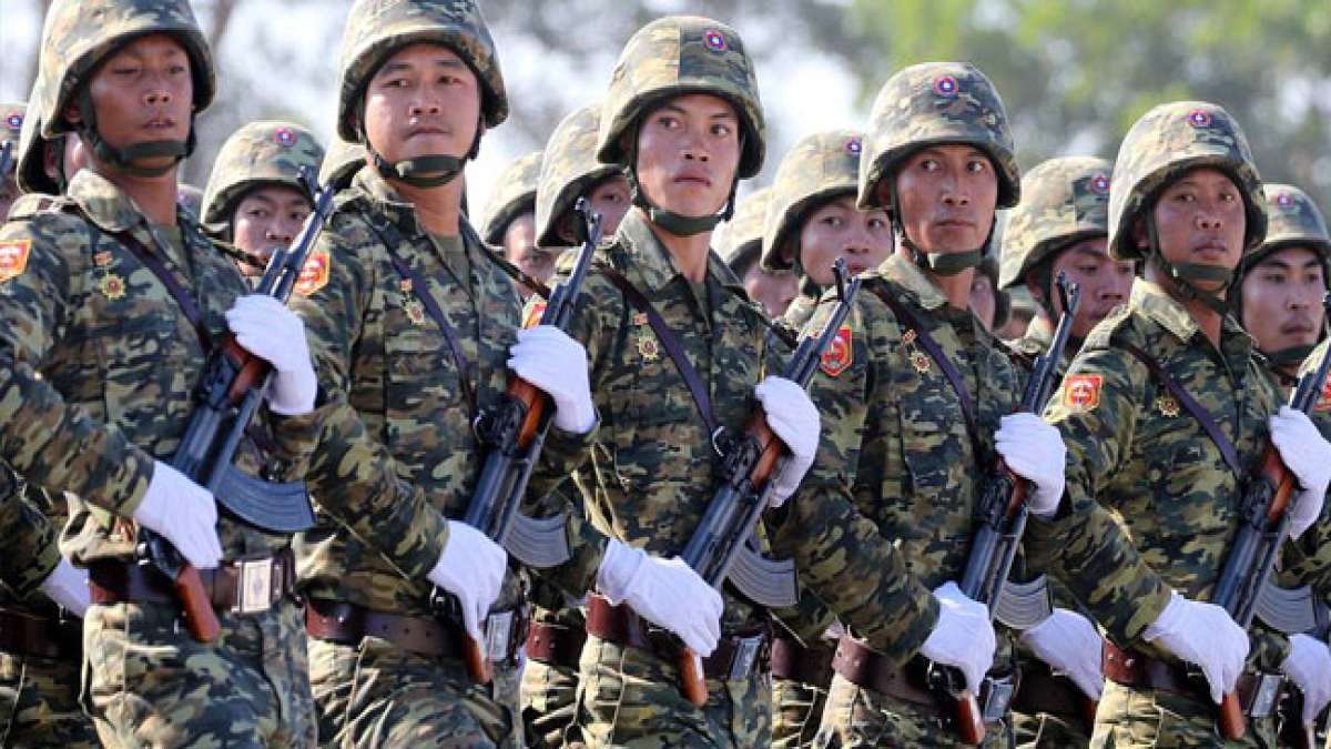 Die laotischen Volksstreitkräfte feiern die Gründung ihrer unabhängigen Armee am 20. Januar 1949.