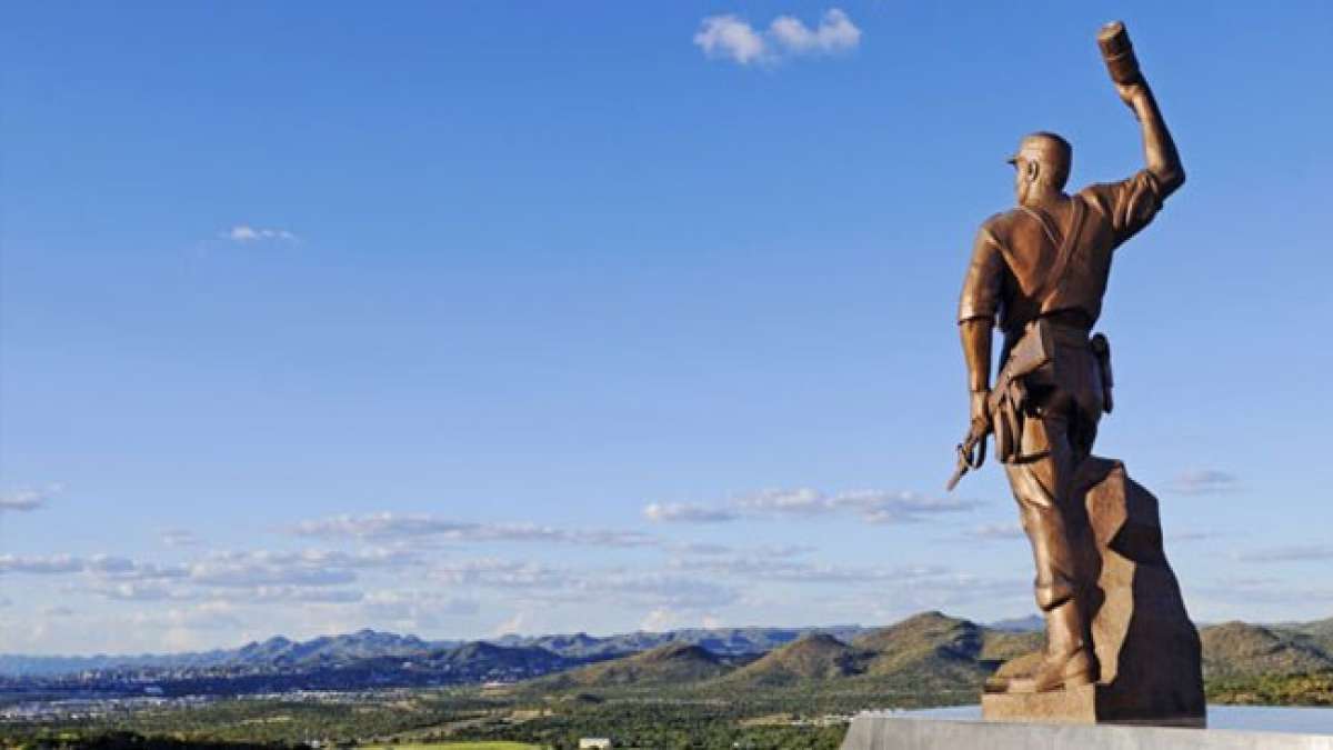 Erfahren Sie mehr über den namibischen Heldentag, der am 26. August gefeiert wird. Erfahren Sie mehr über den namibischen Heldentag, der am 26. August gefeiert wird.