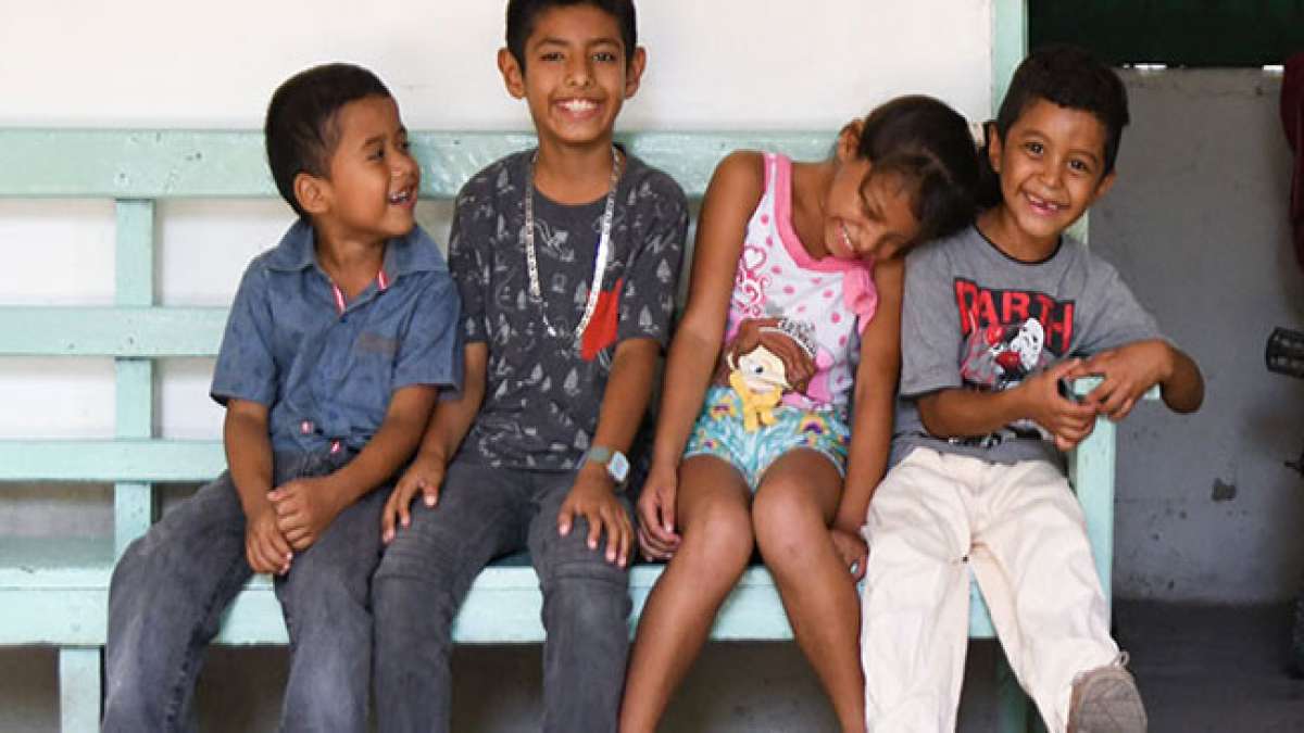 Feiern Sie den Tag des Kindes in Honduras am 10. September und setzen Sie sich für die Rechte und das Wohlergehen der jüngsten Mitglieder unserer Gesellschaft ein. Feiern Sie den Tag des Kindes in Honduras am 10. September und setzen Sie sich für die Rechte und das Wohlergehen der jüngsten Mitglieder unserer Gesellschaft ein.