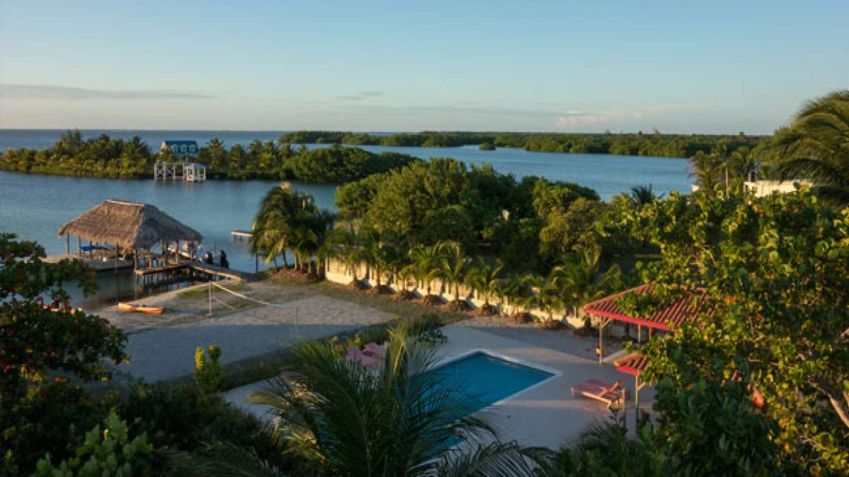 Feiern Sie den St. George's Caye Tag in Belize und entdecken Sie die reiche Geschichte und Kultur dieses faszinierenden Landes in Mittelamerika.