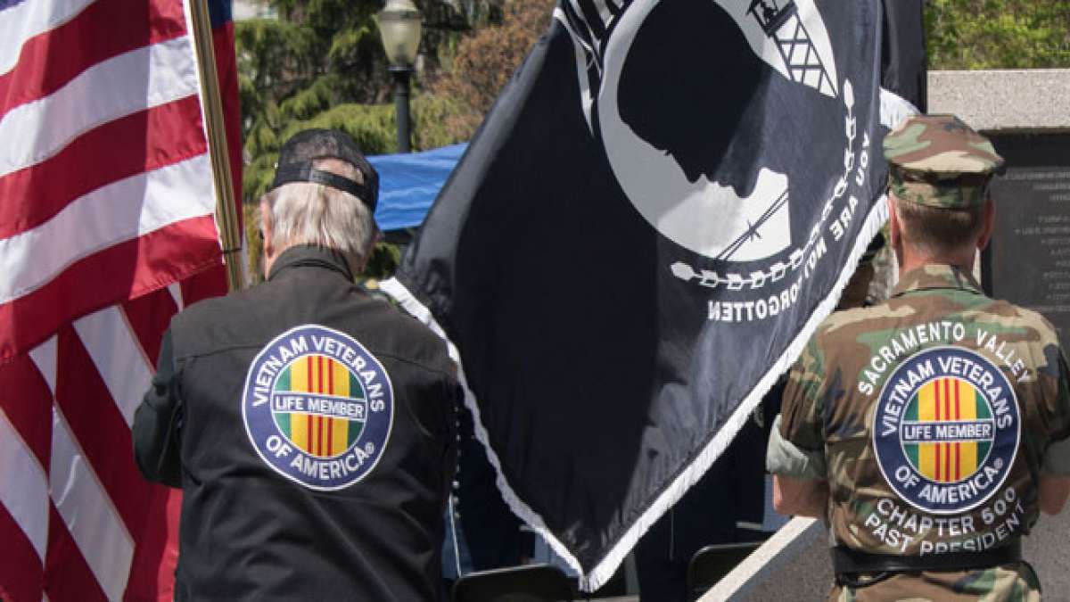 Gedenken Sie am POW/MIA Recognition Day den Kriegsgefangenen und Vermissten der USA. Gedenken Sie am POW/MIA Recognition Day den Kriegsgefangenen und Vermissten der USA.