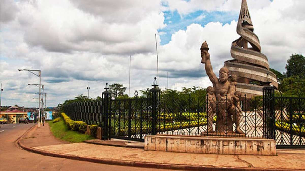Feiern Sie den Tag der Einheit in Kamerun und erinnern Sie sich an die historische Wiedervereinigung von 1961, die das Land geprägt hat. Feiern Sie den Tag der Einheit in Kamerun und erinnern Sie sich an die historische Wiedervereinigung von 1961, die das Land geprägt hat.