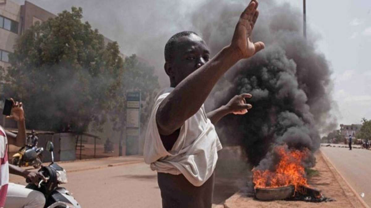 Erfahren Sie mehr über den dramatischen Staatsstreich von 1987 in Burkina Faso, der das Land veränderte. Intrigen, Macht und der Sturz eines Präsidenten - alles am Jahrestag des Putsches. Erfahren Sie mehr über den dramatischen Staatsstreich von 1987 in Burkina Faso, der das Land veränderte. Intrigen, Macht und der Sturz eines Präsidenten - alles am Jahrestag des Putsches.
