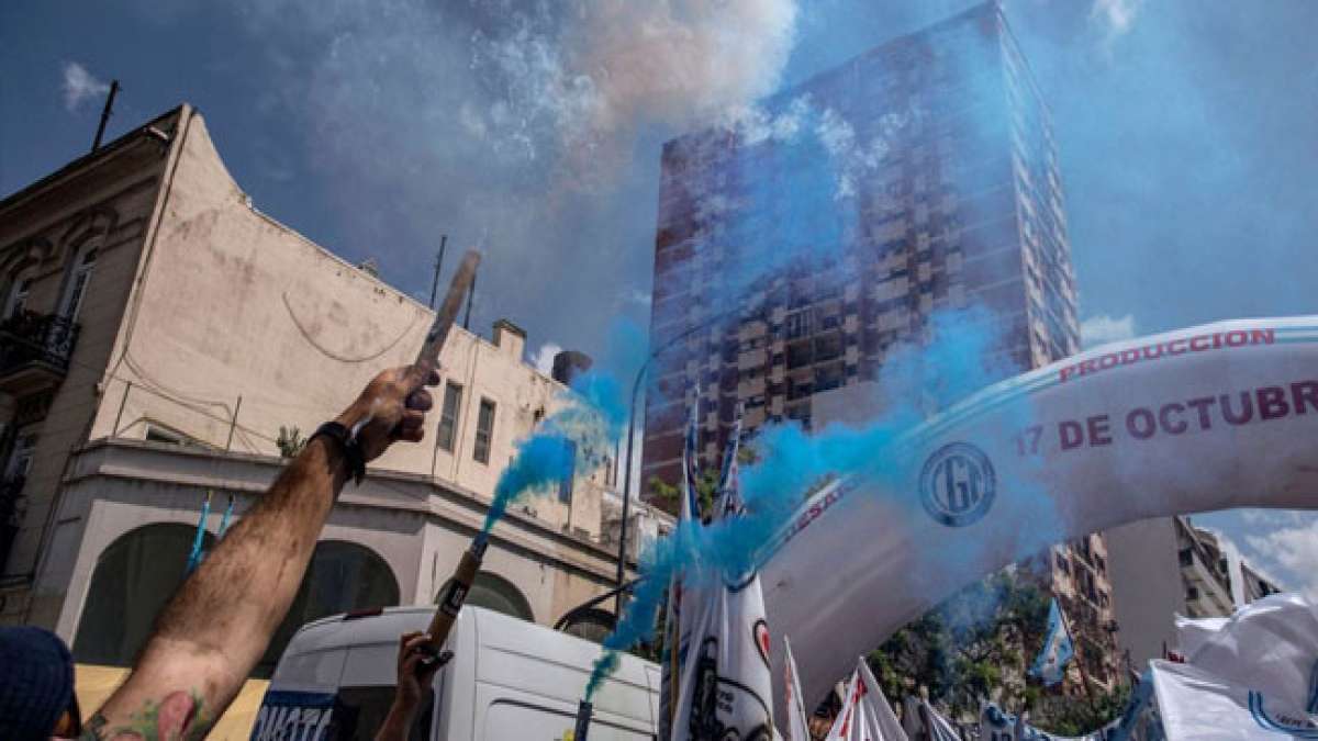 Feiern Sie den Tag der argentinischen Loyalität und entdecken Sie die Geschichte des Peronismus.