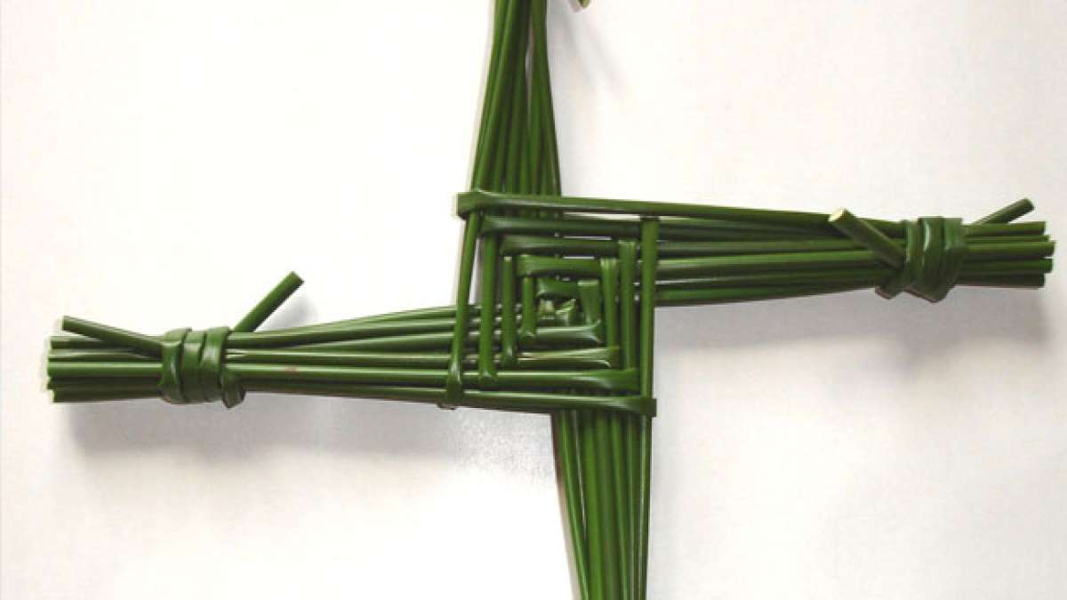 Feiere Imbolc, den Frühlingsbeginn, mit alten Traditionen und neopaganem Flair.