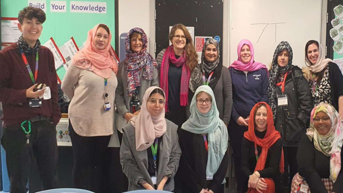 Feier den Welt-Hijab-Tag am 1. Februar und würdige die Entscheidung muslimischer Frauen für den Hidschab.