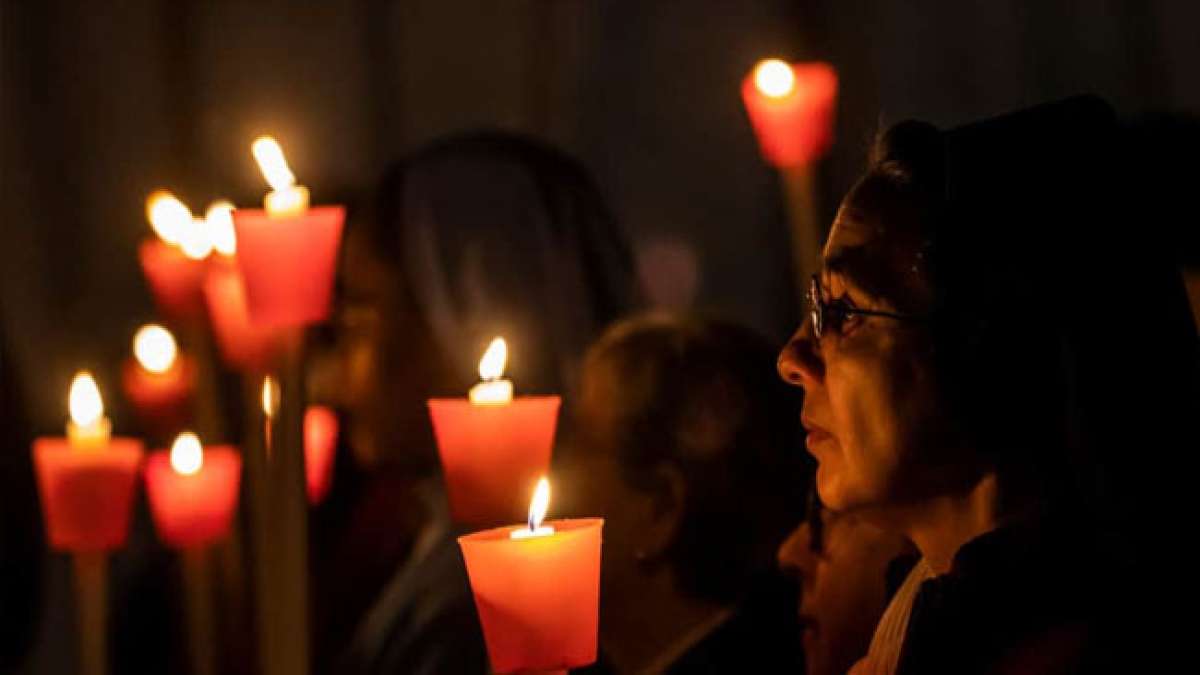 Feier das Fest Mariä Lichtmess, das die Darstellung Jesu im Tempel feiert.