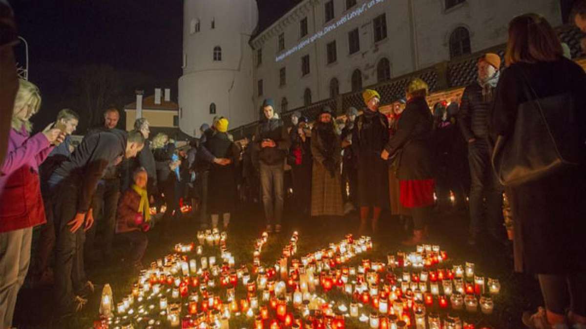 Lāčplēsis ist der lettische Volksheld, der in einem Epos des 19. Jahrhunderts beschrieben wird.