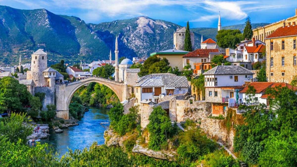 Feiern Sie den Nationalfeiertag von Bosnien und Herzegowina am 25. November.