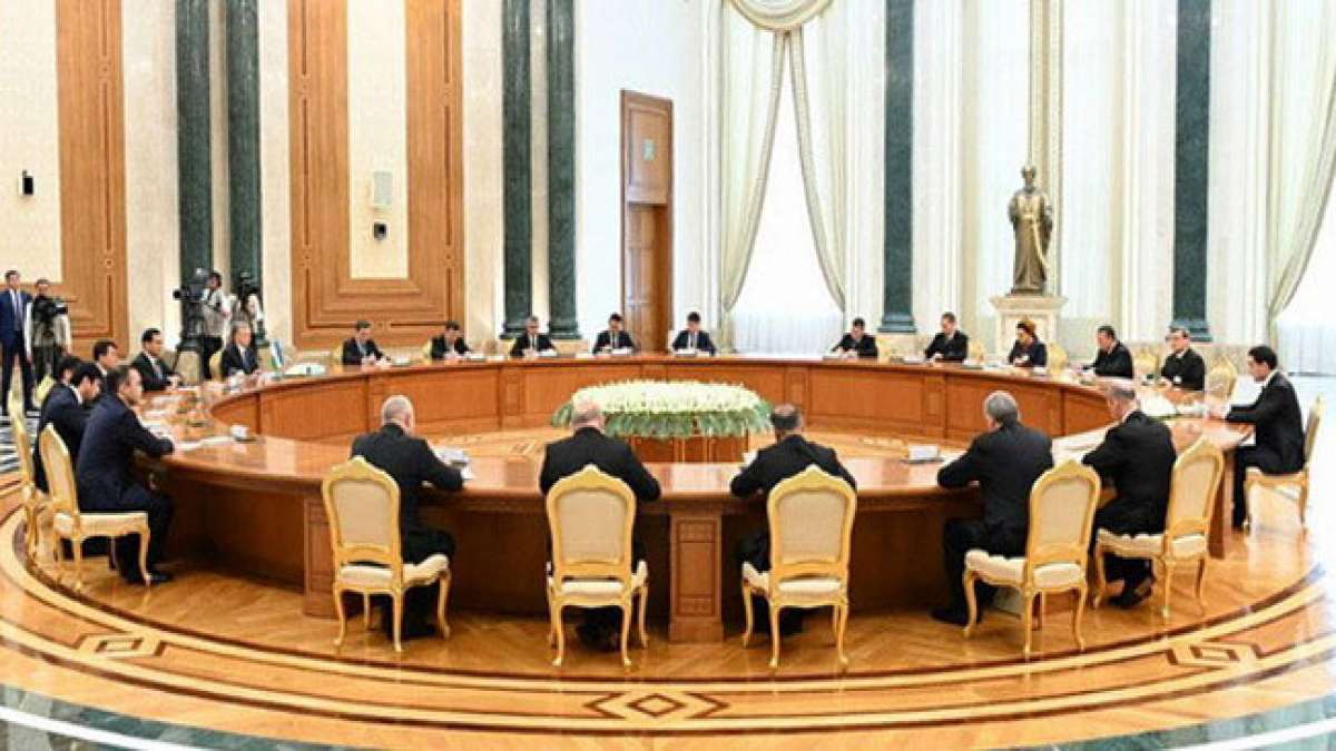 Feiern Sie den Tag der guten Nachbarschaft in Turkmenistan und entdecken Sie ein Land, das auf Frieden, Zusammenarbeit und freundlichen Beziehungen zu seinen Nachbarn setzt. Feiern Sie den Tag der guten Nachbarschaft in Turkmenistan und entdecken Sie ein Land, das auf Frieden, Zusammenarbeit und freundlichen Beziehungen zu seinen Nachbarn setzt.