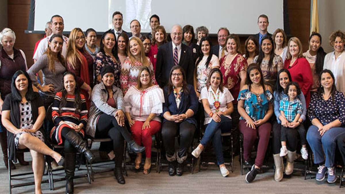 Feiern Sie den Tag des Lehrers in Panama und würdigen Sie die Bildungshelden des Landes. Feiern Sie den Tag des Lehrers in Panama und würdigen Sie die Bildungshelden des Landes.