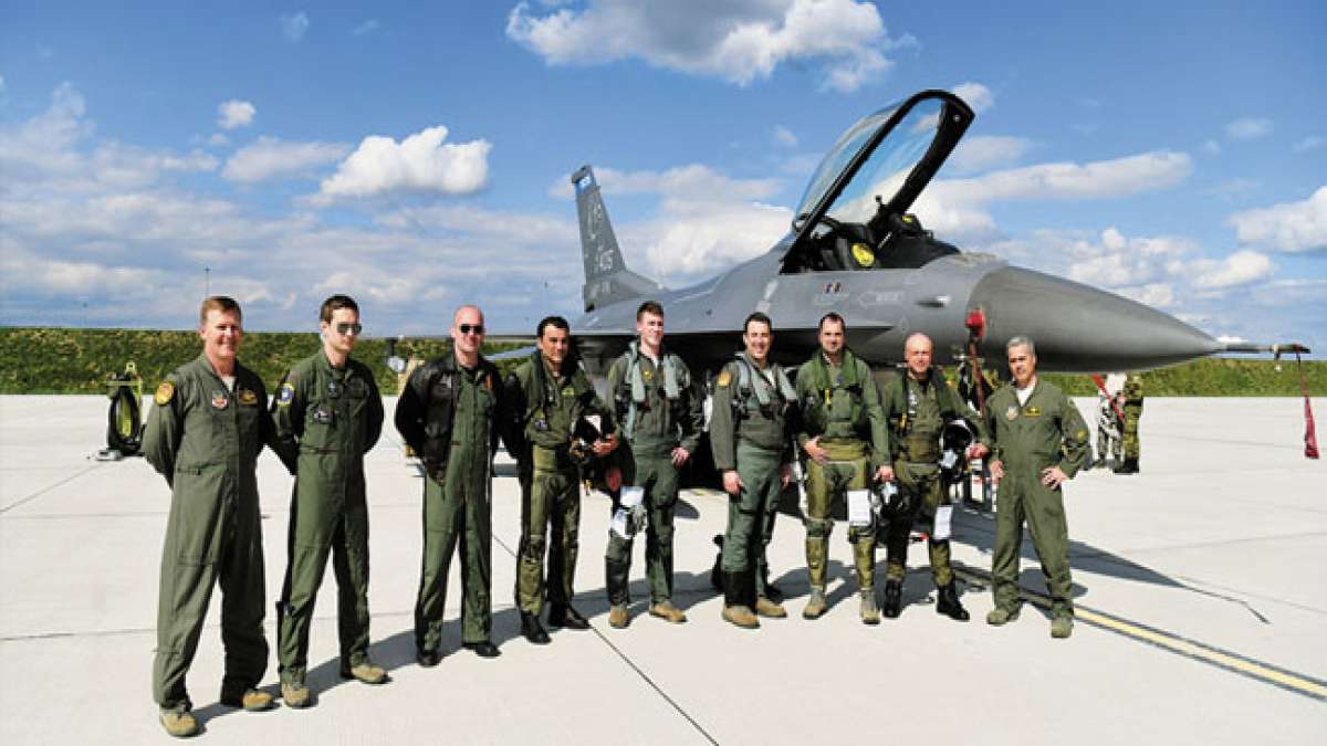 Feiern Sie den Tag der kroatischen Luftwaffe und tauchen Sie ein in die faszinierende Geschichte und Modernisierung dieser Streitkraft. Feiern Sie den Tag der kroatischen Luftwaffe und tauchen Sie ein in die faszinierende Geschichte und Modernisierung dieser Streitkraft.