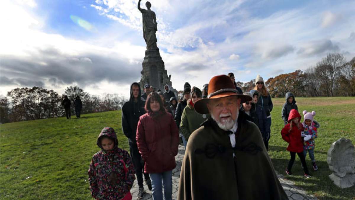 Feiern Sie den Tag der Vorväter in Plymouth, Massachusetts, und tauchen Sie ein in die Geschichte der Pilgerväter, die am 21. Dezember 1620 an diesem historischen Ort landeten.