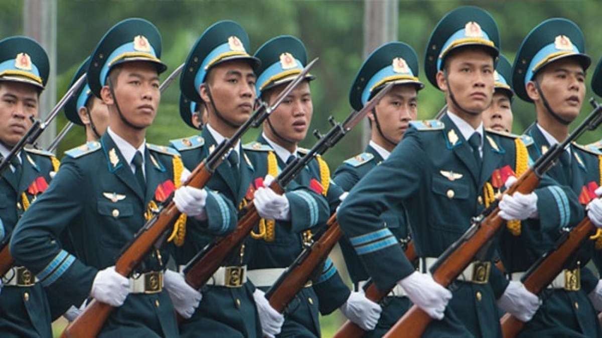 Tag der Streitkräfte in Vietnam: Ein Tag des Feierns und des Stolzes für das vietnamesische Volk, das seine tapferen Männer und Frauen ehrt, die ihr Land im Kampf für Freiheit und Unabhängigkeit verteidigt haben. Tag der Streitkräfte in Vietnam: Ein Tag des Feierns und des Stolzes für das vietnamesische Volk, das seine tapferen Männer und Frauen ehrt, die ihr Land im Kampf für Freiheit und Unabhängigkeit verteidigt haben.