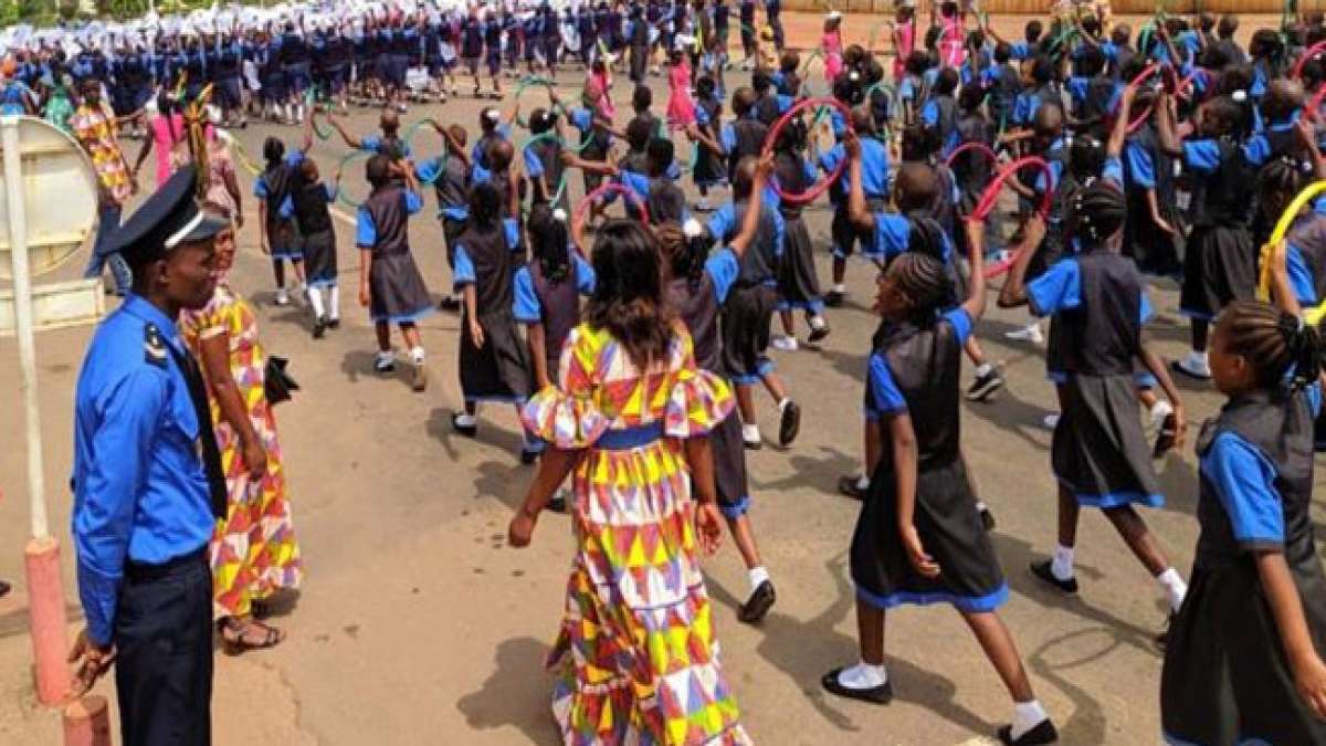 Feier den Tag der Jugend in Kamerun und entdecke die Kraft und das Potenzial der jungen Generation. Feier den Tag der Jugend in Kamerun und entdecke die Kraft und das Potenzial der jungen Generation.