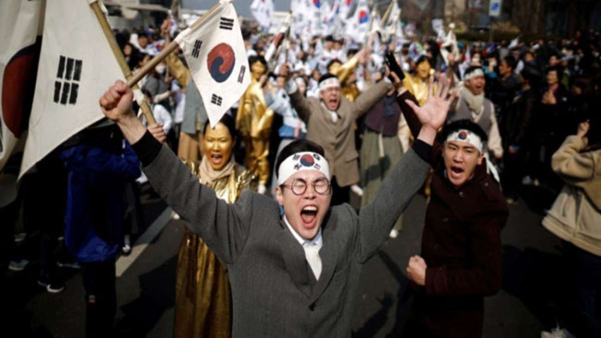Feiern Sie Samiljeol in Südkorea und gedenken Sie dem historischen Moment, als die Sehnsucht nach Unabhängigkeit im Jahr 1919 ihren Höhepunkt erreichte. Feiern Sie Samiljeol in Südkorea und gedenken Sie dem historischen Moment, als die Sehnsucht nach Unabhängigkeit im Jahr 1919 ihren Höhepunkt erreichte.