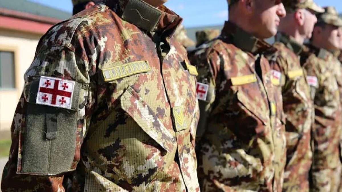 Feiern Sie den Tag der Grenztruppen in Georgien, an dem wir die Hingabe und den Mut der Mitglieder der georgischen Grenztruppen ehren, die unsere Landesgrenzen schützen und als erste Verteidigungslinie gegenüber Bedrohungen agieren.