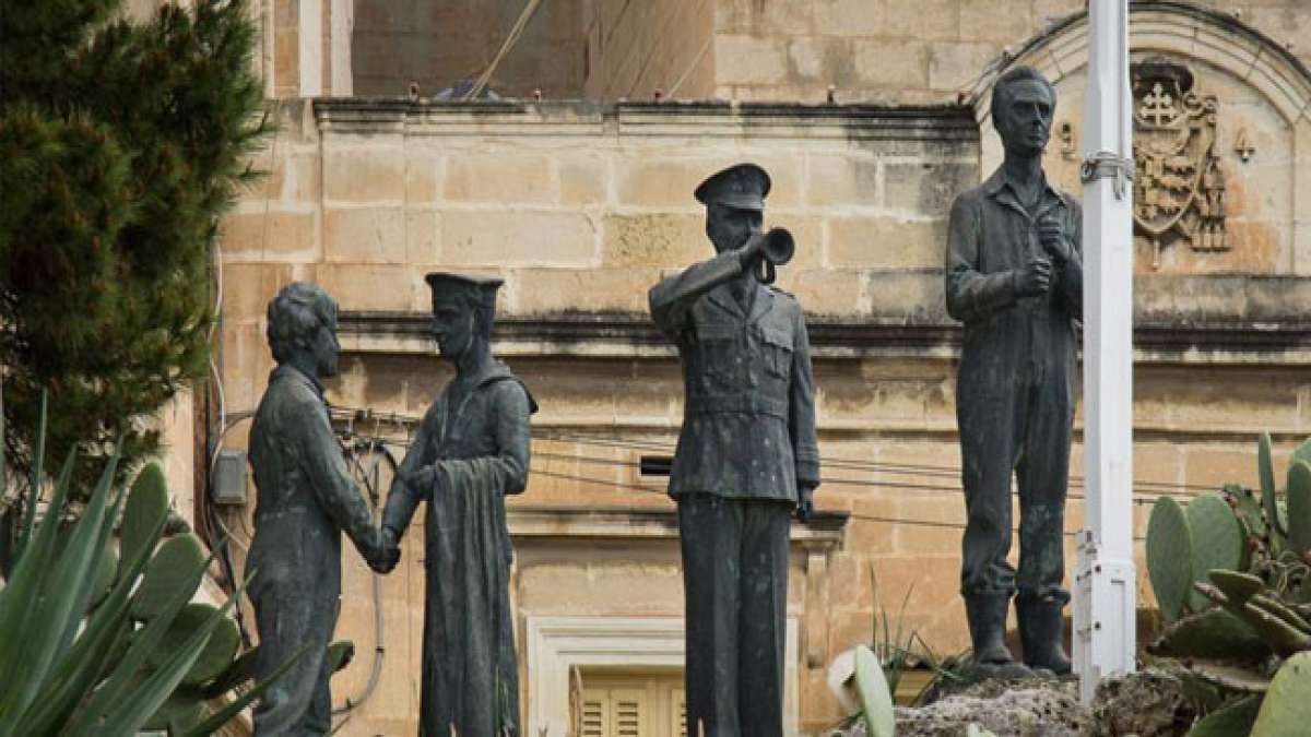 Feiern Sie den historischen Tag der Freiheit auf Malta, der 1979 erreicht wurde, als die britischen Truppen die Insel verließen.