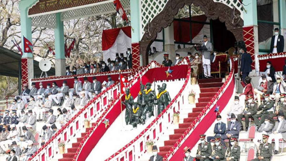 Feiern Sie den Nationalen Tag der Demokratie in Nepal - ein historischer Moment, der den Sturz der Rana-Dynastie im Jahr 1951 markiert und den Weg zur Demokratie ebnete.