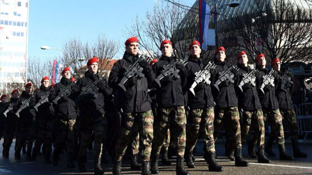 Republika Srpska: Tag der Armee erinnert an dunkle Vergangenheit und neue Zukunft.