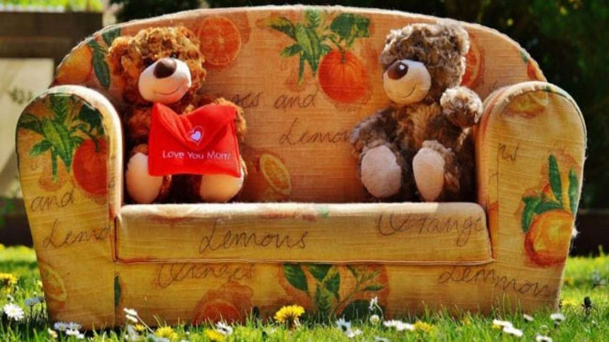 Feiern Sie den Muttertag in Polen am 26. Mai, an dem Mütter mit herzlichen Gesten und Geschenken geehrt werden.