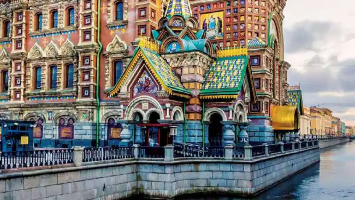 Peter der Große gründete St. Petersburg, die "Perle des Nordens", vor 315 Jahren. Peter der Große gründete St. Petersburg, die "Perle des Nordens", vor 315 Jahren.
