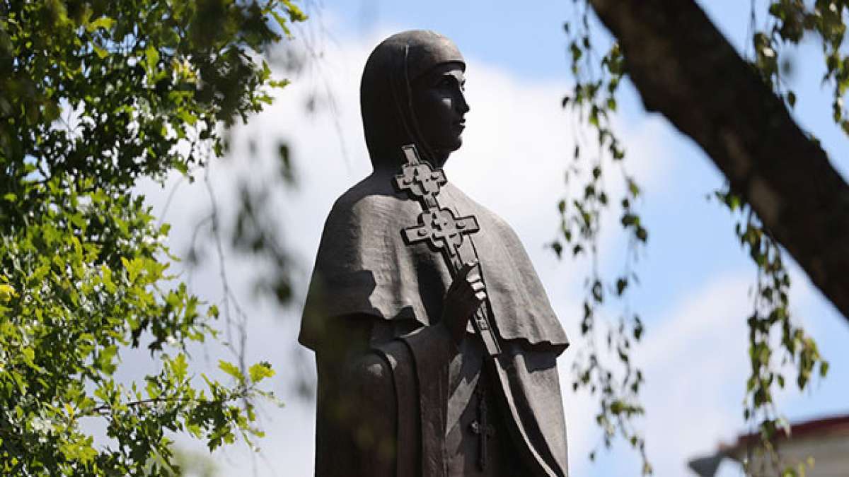 In Belarus wird Euphrosyne von Polotsk als moralische Führerin und Verkörperung wichtiger Werte verehrt.
