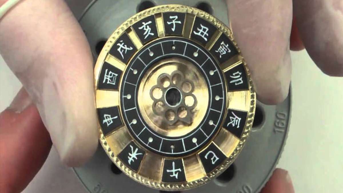 Erleben Sie den Chronometertag in Japan, an dem die Legende besagt, dass im Jahr 671 das erste Chronometer im Palast des japanischen Kaisers auftauchte.