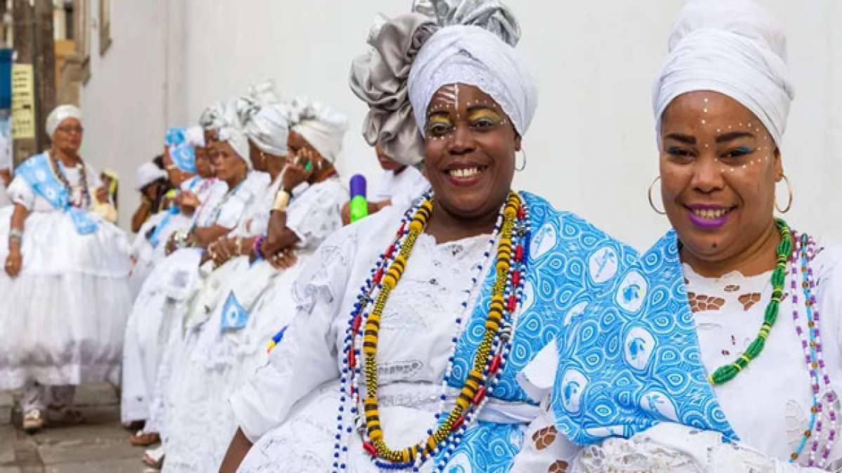 Der Tag des Staates Bahia in Brasilien ist ein Fest der Unabhängigkeit und des Zusammenhalts, das von Touristen aus aller Welt gefeiert wird. Der Tag des Staates Bahia in Brasilien ist ein Fest der Unabhängigkeit und des Zusammenhalts, das von Touristen aus aller Welt gefeiert wird.