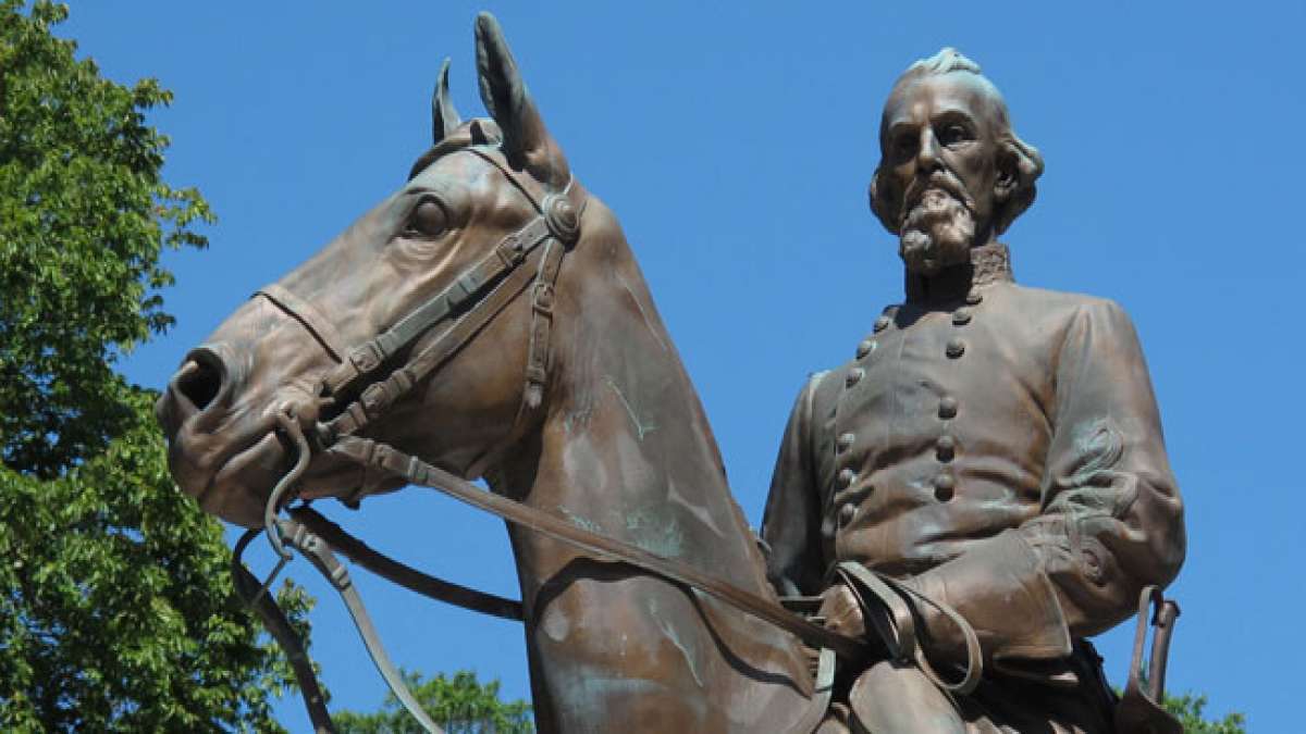 Gedenken Sie Nathan Bedford Forrest, einem umstrittenen Figure des Amerikanischen Bürgerkriegs, am Nathan-Bedford-Forrest-Tag am 13. Juli. Gedenken Sie Nathan Bedford Forrest, einem umstrittenen Figure des Amerikanischen Bürgerkriegs, am Nathan-Bedford-Forrest-Tag am 13. Juli.