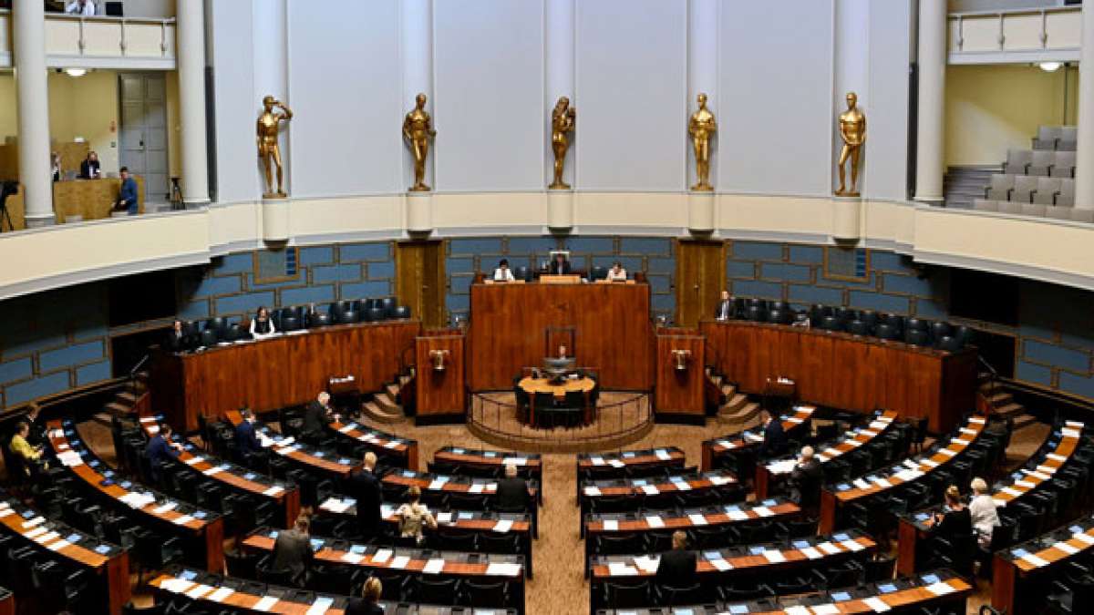 Feiern Sie den Tag der Demokratie in Finnland und erinnern Sie sich an die Gründung dieses stolzen Staates als konstitutionelle Demokratie vor mehr als hundert Jahren.