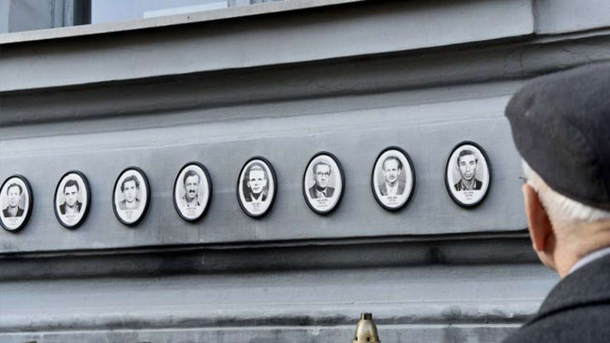 Ehren Sie die Opfer kommunistischer Diktaturen in Ungarn. Ehren Sie die Opfer kommunistischer Diktaturen in Ungarn.