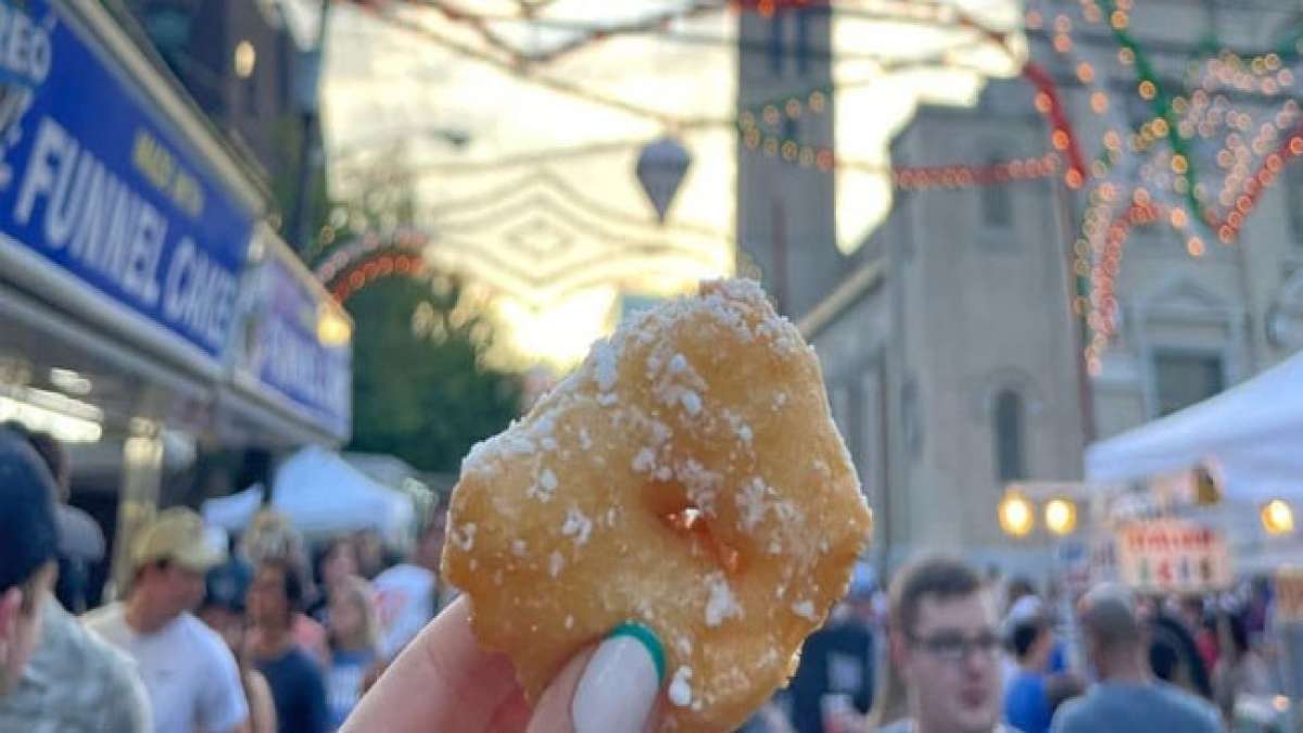 Feiern Sie den St. Anna-Tag am 26. Juli und entdecken Sie die tiefe kulturelle Bedeutung dieses Festes in Italien.