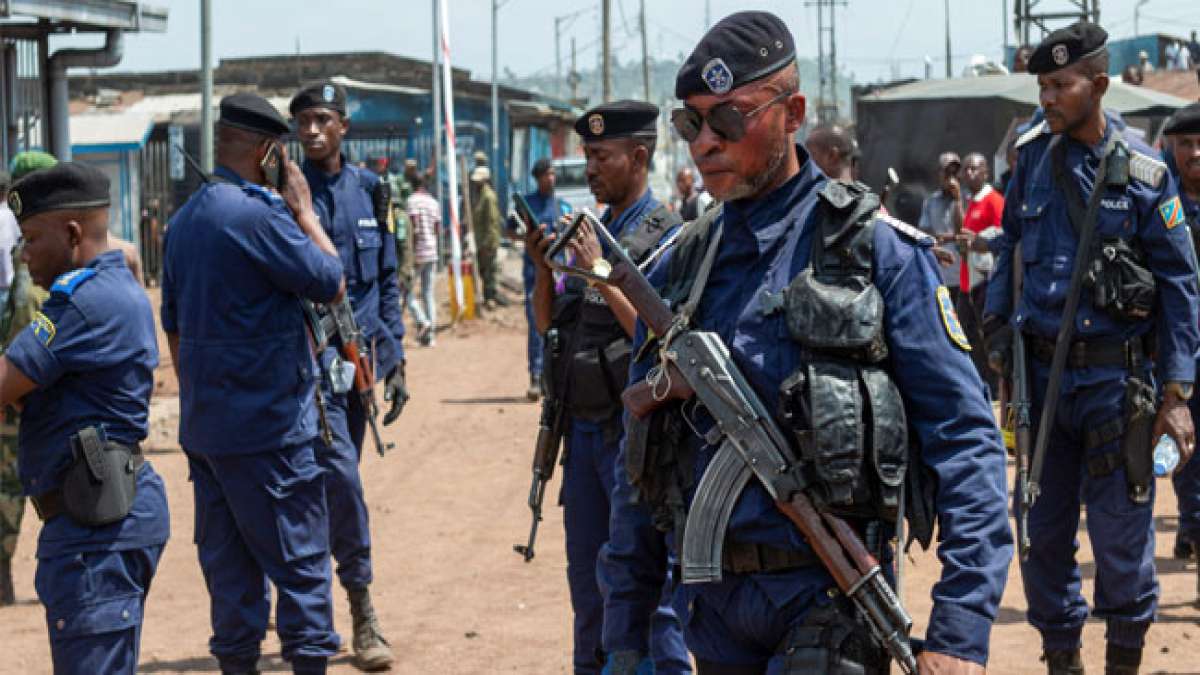 Die Augustrevolution von 1963 in der Republik Kongo war ein blutiger Aufstand, der zum Sturz des Diktators Fulbert Hulu führte.