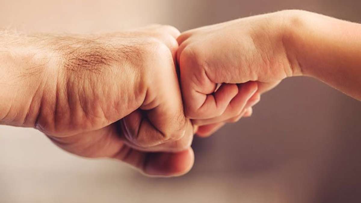 In Taiwan wird der Vatertag am 8. August gefeiert, weil sich die Zahl 8 im Chinesischen wie "Vater" anhört.