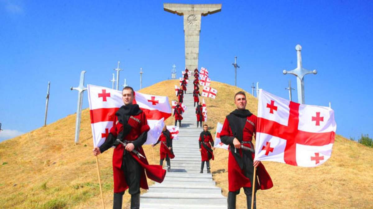 Feiern Sie den georgischen Volksfeiertag Didgoroba und entdecken Sie die reiche Geschichte und Bedeutung der Schlacht von Didgoro im Jahr 1121, in der die Georgier siegreich über die Seldschuken triumphierten.