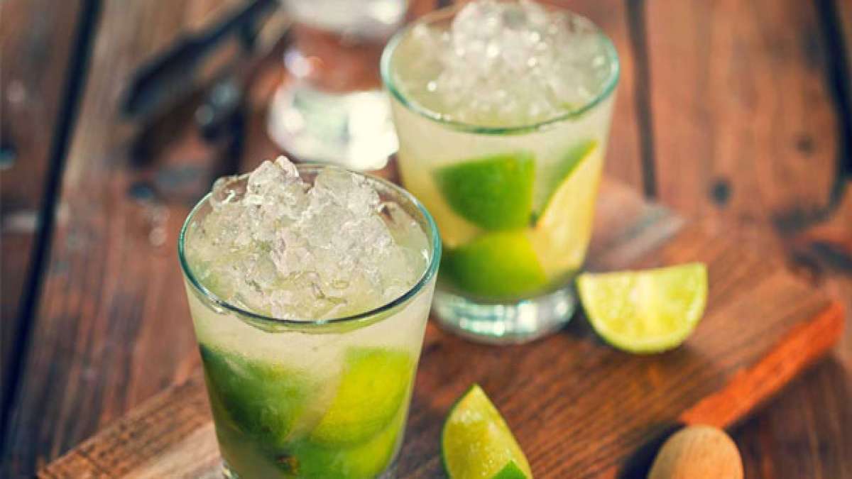 Feier den Nationalen Cachaça-Tag in Brasilien!