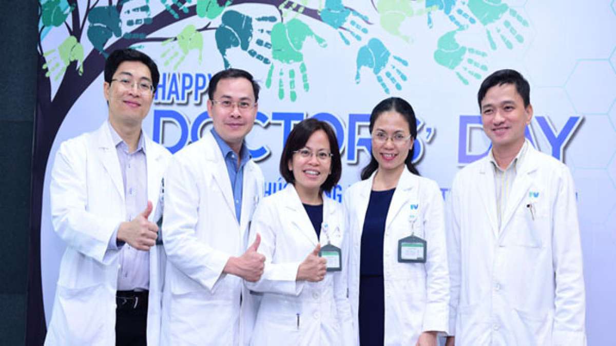 Mit dem Tag der Ärzte in Vietnam werden die Fortschritte des Landes im Gesundheitswesen und die gestiegene Lebenserwartung gefeiert, die im Durchschnitt bei 75 Jahren liegt