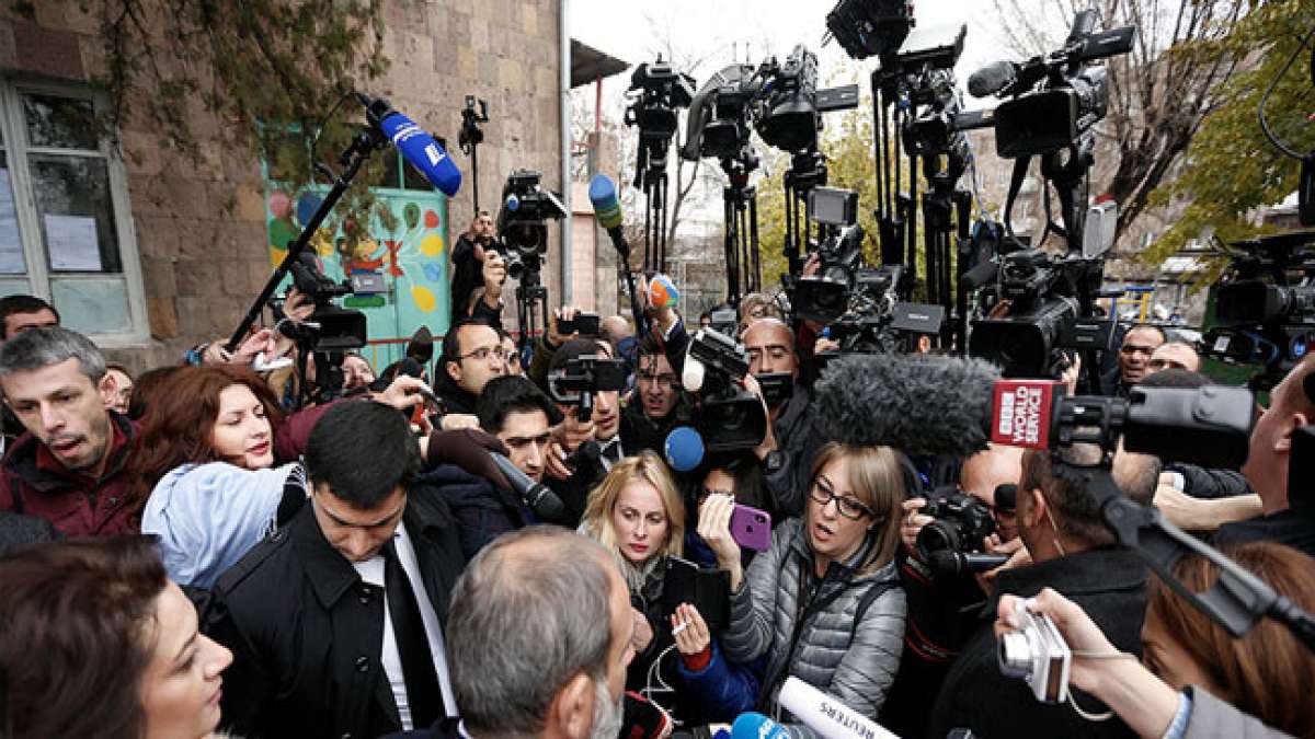 Armenien würdigt am 16. Dezember die Pressefreiheit. Der Tag ist eine Erinnerung daran, dass eine freie Presse für eine gesunde Demokratie unerlässlich ist. Armenien würdigt am 16. Dezember die Pressefreiheit. Der Tag ist eine Erinnerung daran, dass eine freie Presse für eine gesunde Demokratie unerlässlich ist.