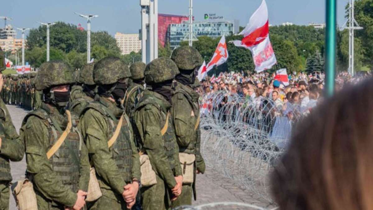 Gedenken Sie am 5. November dem 'Tag des militärischen Nachrichtenoffiziers' in Belarus