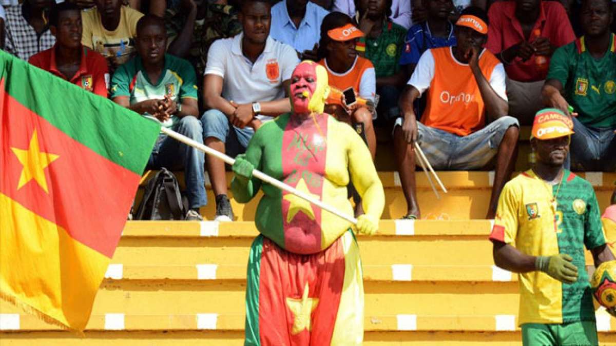 Feiern Sie den Unabhängigkeitstag von Kamerun am 1. Januar, der den historischen Moment markiert, als das Land seine Unabhängigkeit von Frankreich erlangte.