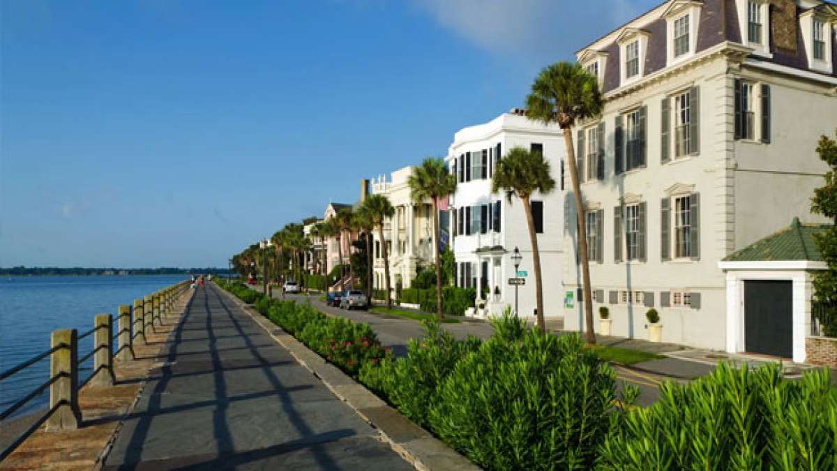 Feiern Sie South Carolina mit dem jährlichen South Carolina Day, an dem wir den Geburtstag von John C. Calhoun ehren, einem wichtigen amerikanischen Staatsmann und Politiker aus South Carolina.